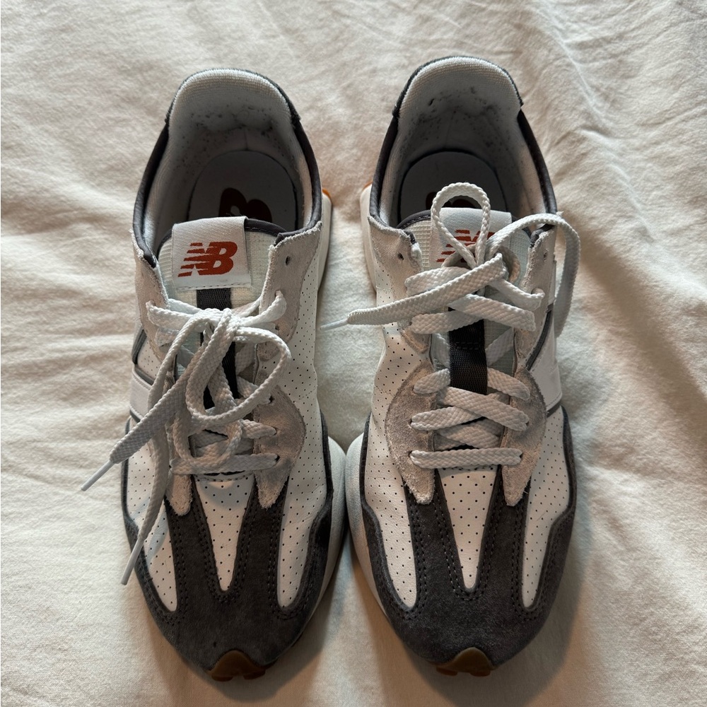 New Balance 327 Sneakers